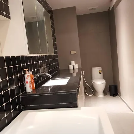 Tower Resident In The Heart Of Bangkok Shopping Center Apartment Makkasan Exterior photo